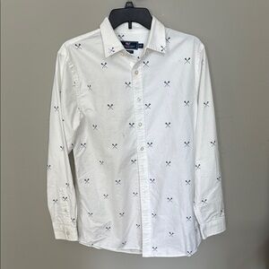 Vineyard Vines Blue and White Button Down Shirt with Subtle Pattern